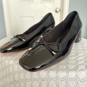 Lulu's Black Patent Leather Heels with Bow